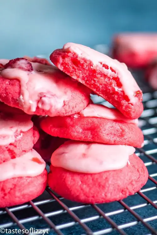 Strawberries and Cream Cookies